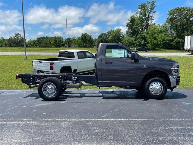 2025 RAM Ram 3500 Chassis Cab RAM 3500 TRADESMAN CHASSIS REGULAR CAB 4X4 60 CA