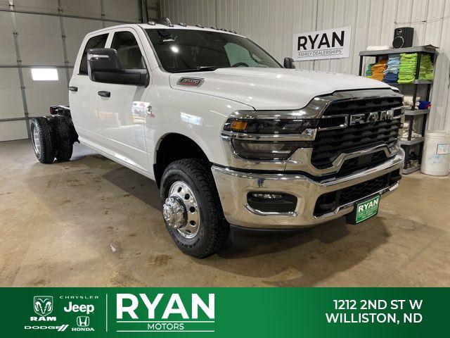 2025 RAM Ram 3500 Chassis Cab RAM 3500 TRADESMAN CREW CAB CHASSIS 4X4 60 CA 2025 RAM Ram 3500 Chassis Cab RAM 3500 TRADESMAN CREW CAB CHASSIS 4X4 60 CA