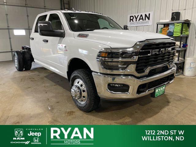 2025 RAM Ram 3500 Chassis Cab RAM 3500 TRADESMAN CREW CAB CHASSIS 4X4 60 CA 2025 RAM Ram 3500 Chassis Cab RAM 3500 TRADESMAN CREW CAB CHASSIS 4X4 60 CA