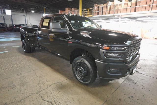 2025 RAM Ram 3500 RAM 3500 TRADESMAN CREW CAB 4X4 8 BOX