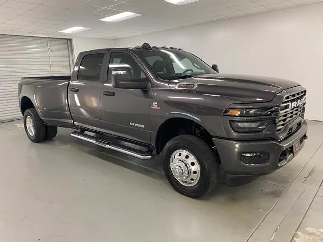 2025 RAM Ram 3500 RAM 3500 BIG HORN CREW CAB 4X4 8 BOX