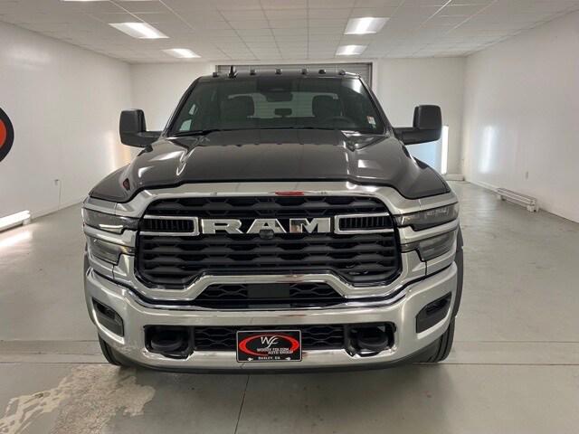 2025 RAM Ram 5500 Chassis Cab RAM 5500 TRADESMAN CHASSIS CREW CAB 4X4 84 CA