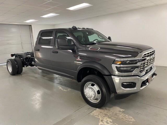 2025 RAM Ram 5500 Chassis Cab RAM 5500 TRADESMAN CHASSIS CREW CAB 4X4 84 CA