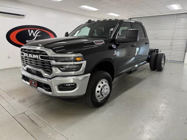2025 RAM Ram 3500 Chassis Cab RAM 3500 TRADESMAN CREW CAB CHASSIS 4X4 60 CA