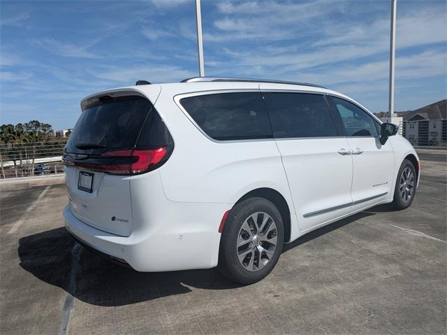 2025 Chrysler Pacifica Hybrid PACIFICA PLUG-IN HYBRID PINNACLE
