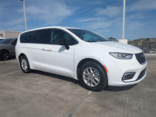 2025 Chrysler Pacifica PACIFICA SELECT
