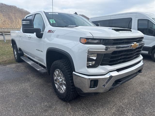 2024 Chevrolet Silverado 2500HD 4WD Crew Cab Standard Bed LT
