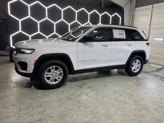 2025 Jeep Grand Cherokee GRAND CHEROKEE LAREDO 4X4
