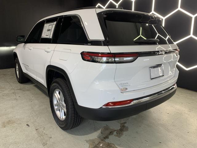 2025 Jeep Grand Cherokee GRAND CHEROKEE LAREDO 4X4