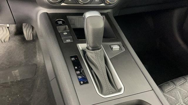 2025 Nissan Kicks SV FWD