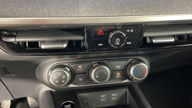 2025 Nissan Kicks SV FWD