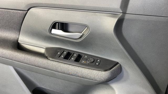 2025 Nissan Kicks SV FWD