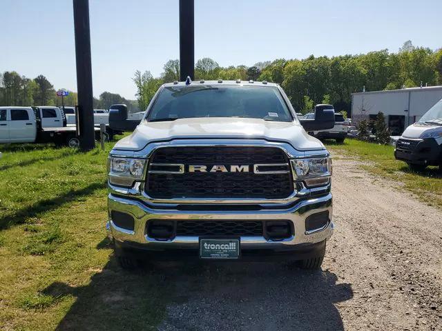2024 RAM Ram 3500 Chassis Cab RAM 3500 TRADESMAN CHASSIS REGULAR CAB 4X4 84 CA