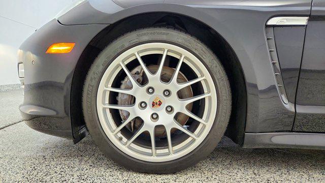 2013 Porsche Panamera Platinum Edition