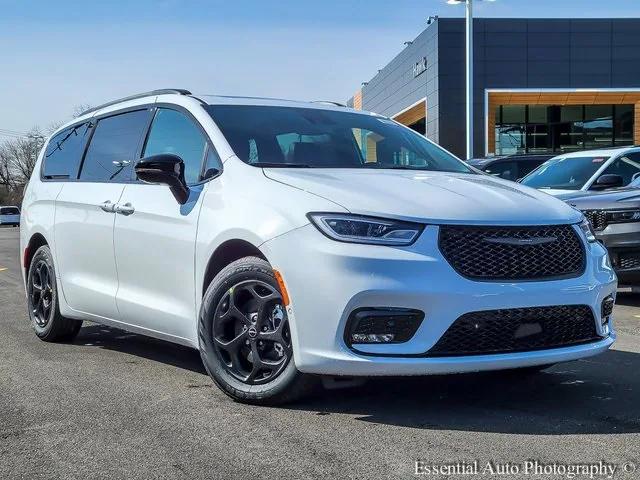 2025 Chrysler Pacifica Hybrid PACIFICA PLUG-IN HYBRID S APPEARANCE
