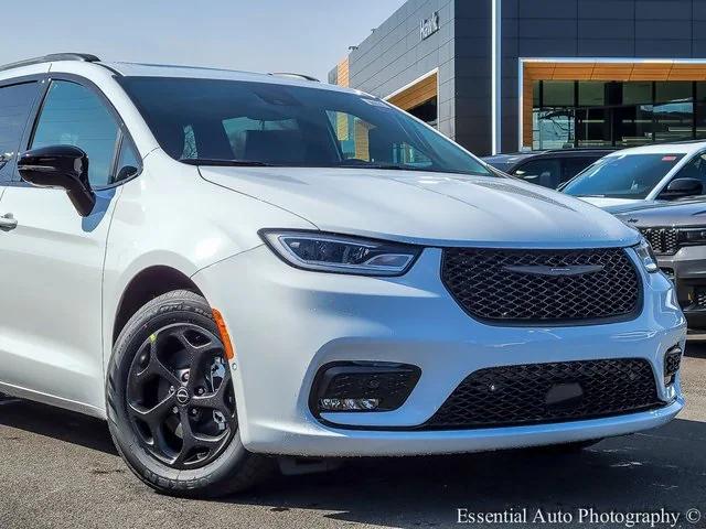 2025 Chrysler Pacifica Hybrid PACIFICA PLUG-IN HYBRID S APPEARANCE