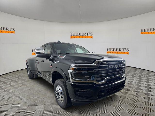 2025 RAM Ram 3500 RAM 3500 LIMITED LONGHORN CREW CAB 4X4 8 BOX