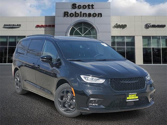 2025 Chrysler Pacifica Hybrid PACIFICA PLUG-IN HYBRID S APPEARANCE