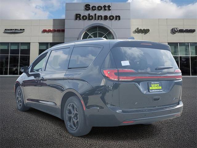 2025 Chrysler Pacifica Hybrid PACIFICA PLUG-IN HYBRID S APPEARANCE