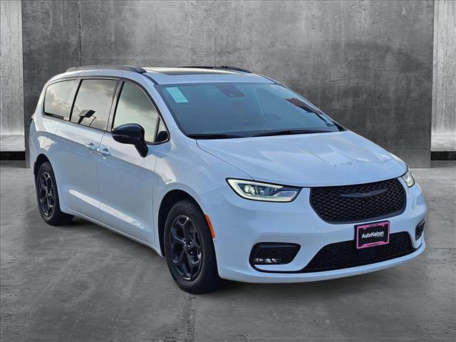 2025 Chrysler Pacifica Hybrid PACIFICA PLUG-IN HYBRID S APPEARANCE