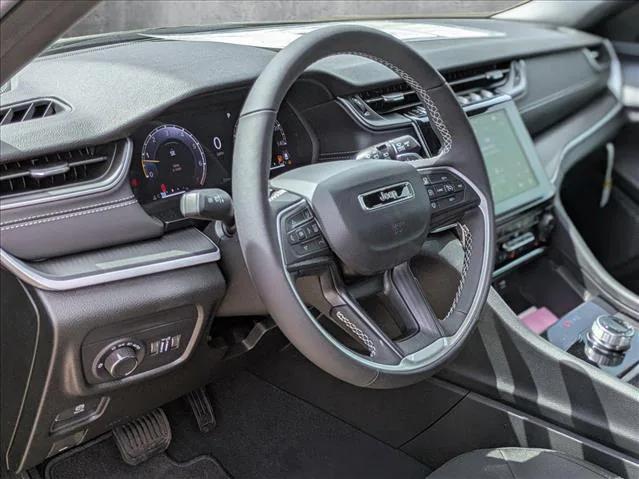 2025 Jeep Grand Cherokee GRAND CHEROKEE L LAREDO X 4X4