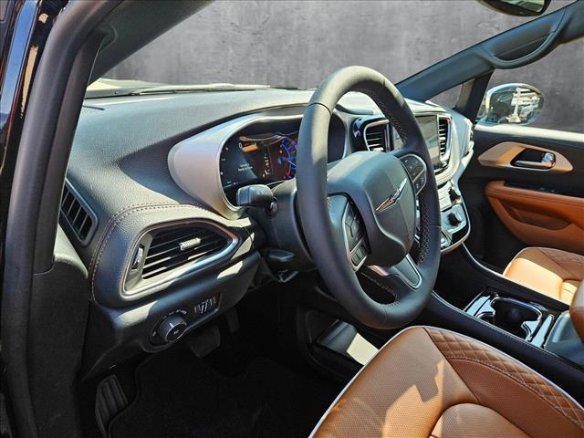 2025 Chrysler Pacifica Hybrid PACIFICA PLUG-IN HYBRID PINNACLE