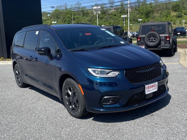 2025 Chrysler Pacifica Hybrid PACIFICA PLUG-IN HYBRID S APPEARANCE