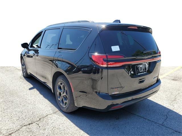2025 Chrysler Pacifica Hybrid PACIFICA PLUG-IN HYBRID S APPEARANCE