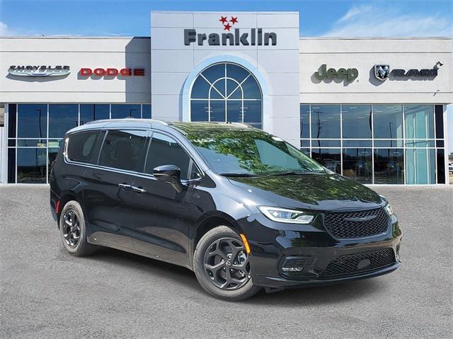 2025 Chrysler Pacifica Hybrid PACIFICA PLUG-IN HYBRID S APPEARANCE