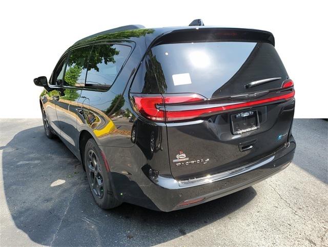 2025 Chrysler Pacifica Hybrid PACIFICA PLUG-IN HYBRID S APPEARANCE