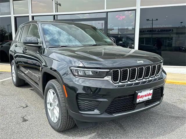 2025 Jeep Grand Cherokee GRAND CHEROKEE LAREDO X 4X4