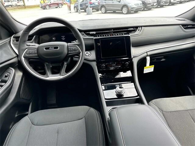 2025 Jeep Grand Cherokee GRAND CHEROKEE LAREDO X 4X4