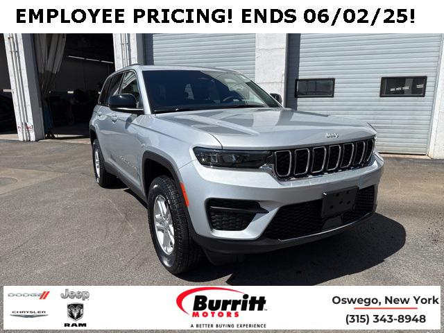 2025 Jeep Grand Cherokee GRAND CHEROKEE LAREDO 4X4