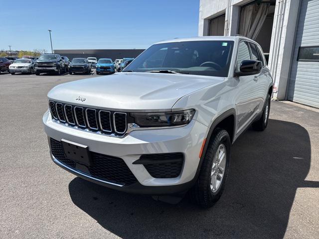 2025 Jeep Grand Cherokee GRAND CHEROKEE LAREDO 4X4