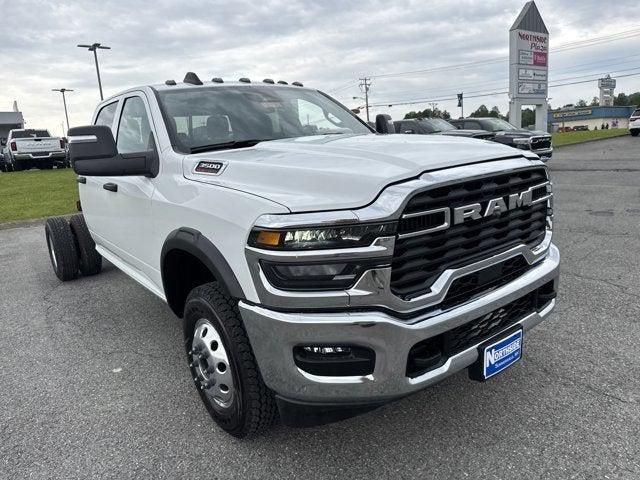 2025 RAM Ram 3500 Chassis Cab RAM 3500 TRADESMAN CREW CAB CHASSIS 4X4 60 CA
