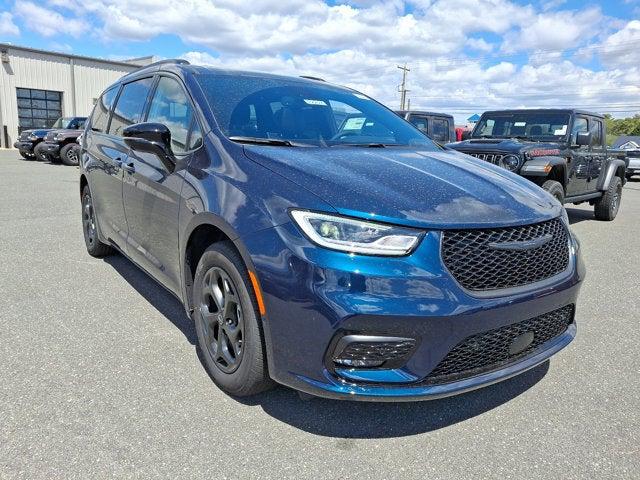2025 Chrysler Pacifica Hybrid PACIFICA PLUG-IN HYBRID S APPEARANCE