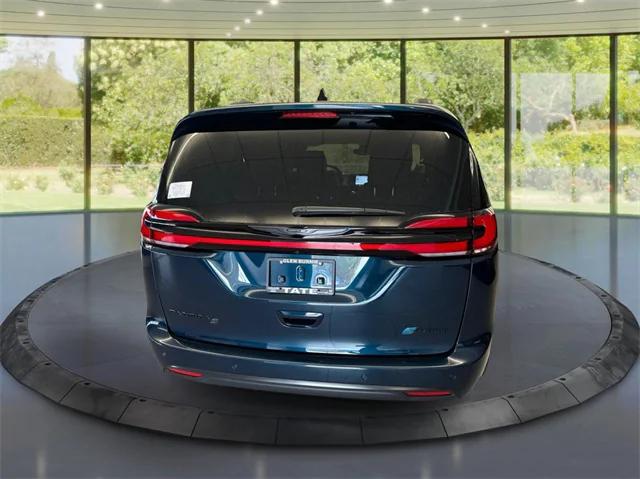2025 Chrysler Pacifica Hybrid PACIFICA PLUG-IN HYBRID S APPEARANCE