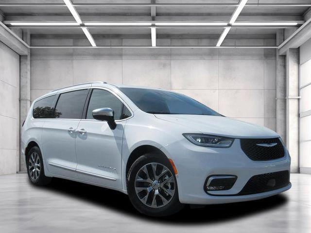 2025 Chrysler Pacifica Hybrid PACIFICA PLUG-IN HYBRID PINNACLE