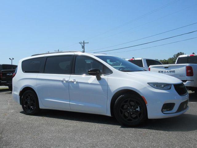 2025 Chrysler Pacifica Hybrid PACIFICA PLUG-IN HYBRID S APPEARANCE