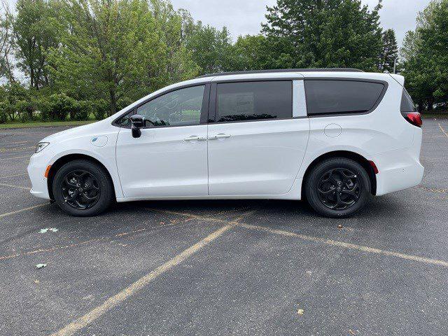 2025 Chrysler Pacifica Hybrid PACIFICA PLUG-IN HYBRID S APPEARANCE