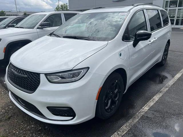 2025 Chrysler Pacifica Hybrid PACIFICA PLUG-IN HYBRID S APPEARANCE