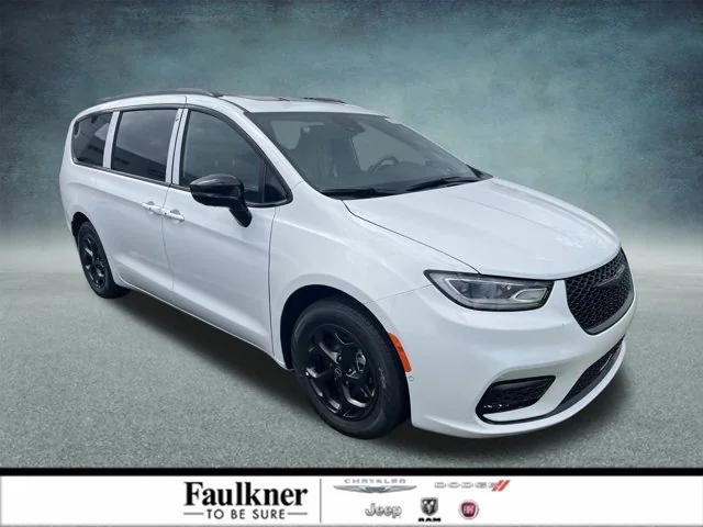 2025 Chrysler Pacifica Hybrid PACIFICA PLUG-IN HYBRID S APPEARANCE