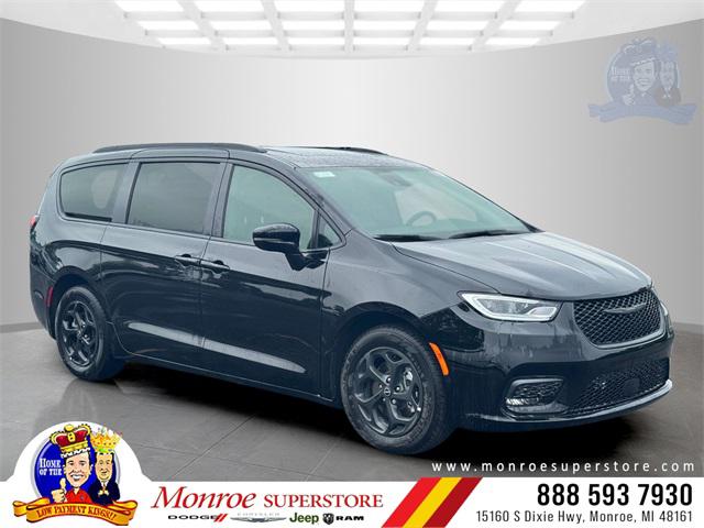 2025 Chrysler Pacifica Hybrid PACIFICA PLUG-IN HYBRID S APPEARANCE