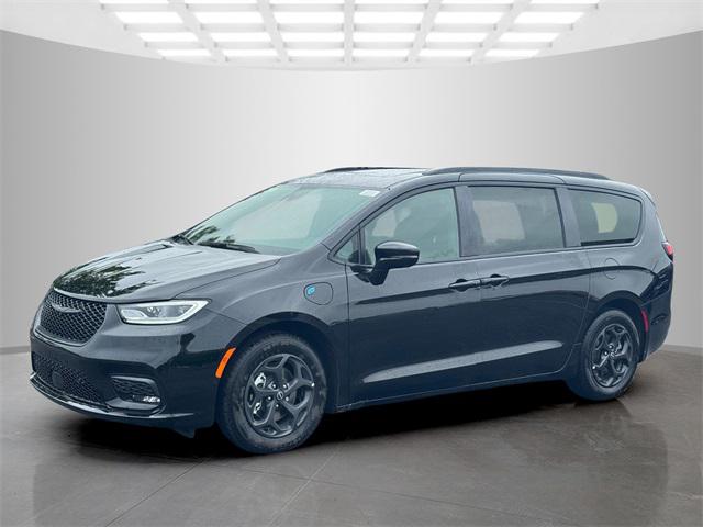 2025 Chrysler Pacifica Hybrid PACIFICA PLUG-IN HYBRID S APPEARANCE