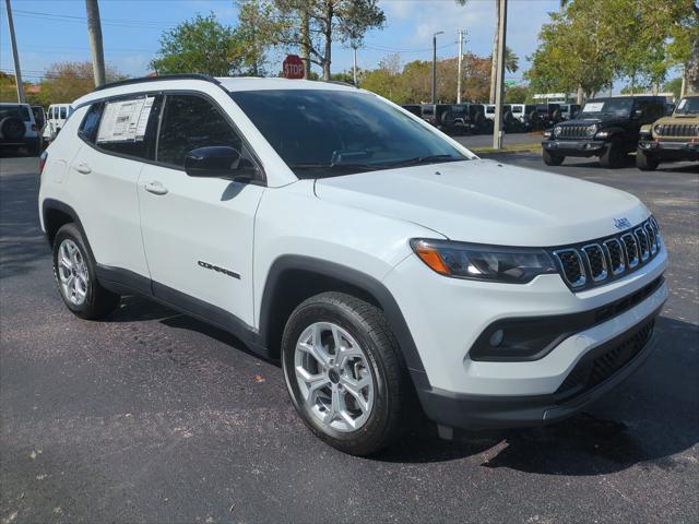 2025 Jeep Compass COMPASS LATITUDE 4X4
