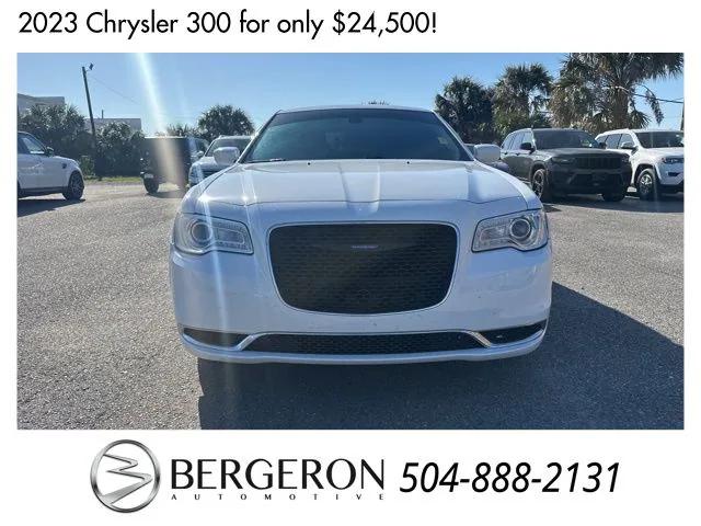 2023 Chrysler 300 Touring