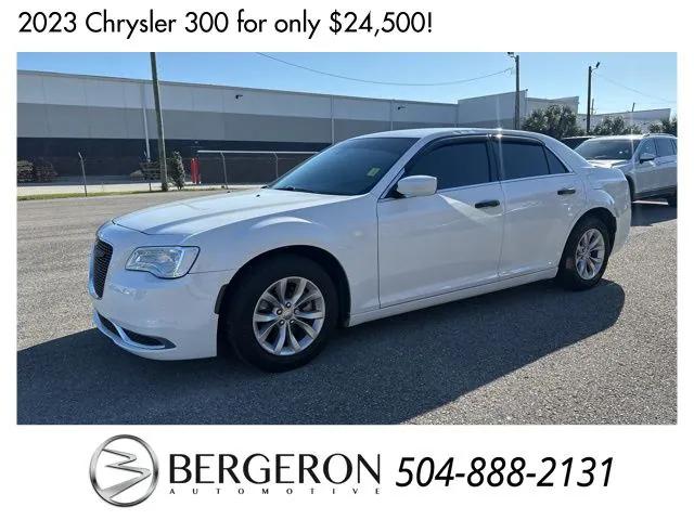 2023 Chrysler 300 Touring