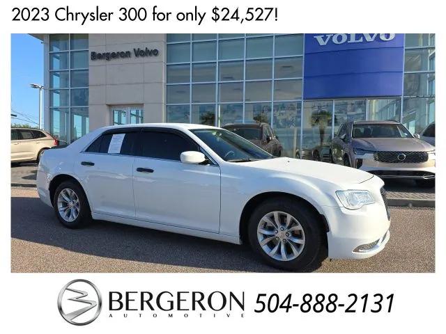 2023 Chrysler 300 Touring