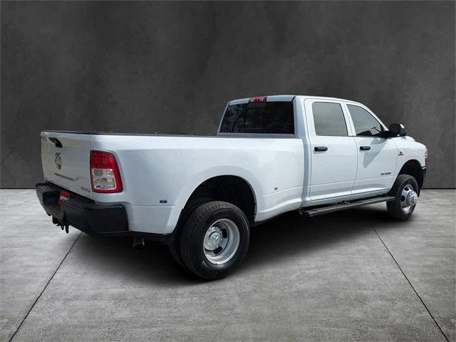 2022 RAM 3500 Tradesman Crew Cab 4x4 8 Box
