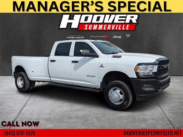 2022 RAM 3500 Tradesman Crew Cab 4x4 8 Box